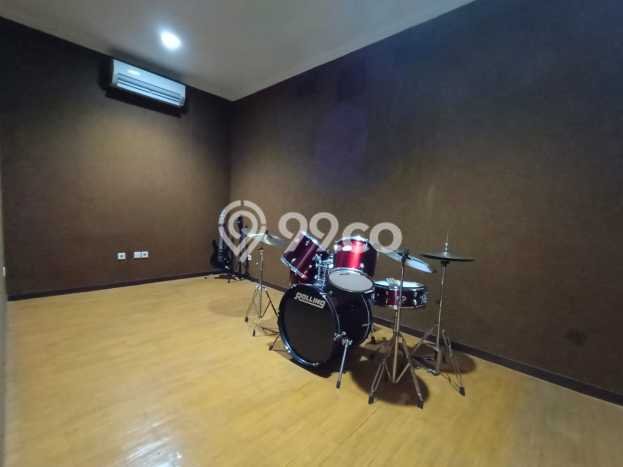 Rumah Elit Modern Tanpa Renovasi di BSD Puspita Loka Tangerang Rumah Elit Modern Tanpa Renovasi di BSD Puspita Loka Tangerang