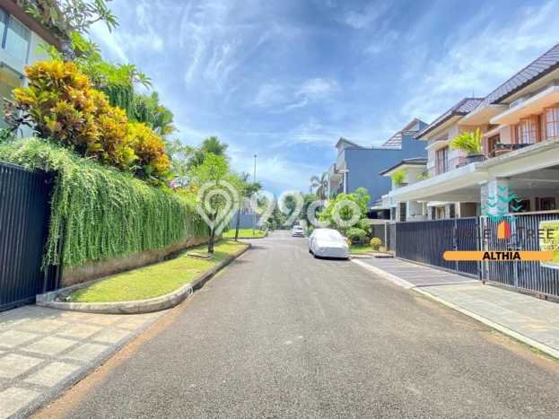 KESEMPATAN EMAS! Rumah di Bintaro, Tangerang Selatan, Luas 211m² Bangunan 114m² KESEMPATAN EMAS! Rumah di Bintaro, Tangerang Selatan, Luas 211m² Bangunan 114m²