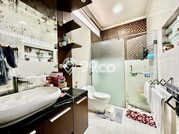 Rumah Asri 2 Lantai Shm di Bintaro Sektor 9 Tangerang Selatan Rumah Asri 2 Lantai Shm di Bintaro Sektor 9 Tangerang Selatan