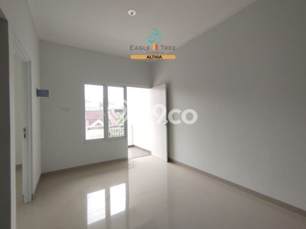 For Sale Hunian Rumah Terawat 3 Kamar di Graha Raya, Tangerang For Sale Hunian Rumah Terawat 3 Kamar di Graha Raya, Tangerang