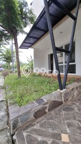 Rumah Elit Modern Tanpa Renovasi di Veteran Jakarta Selatan Rumah Elit Modern Tanpa Renovasi di Veteran Jakarta Selatan