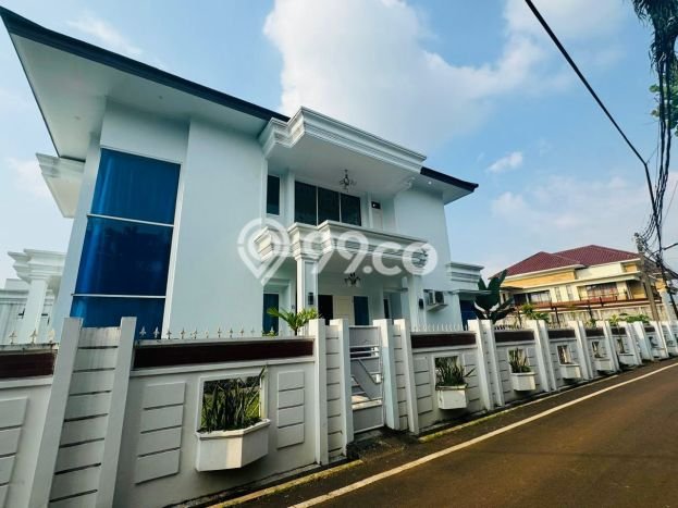 Rumah Elit LB 331m2 Siap Huni Desain Elegan di Bambu Apus, Jakarta Timur Rumah Elit LB 331m2 Siap Huni Desain Elegan di Bambu Apus, Jakarta Timur