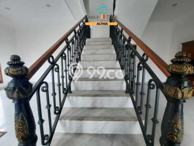 Rumah Nyaman di Bintaro, Tangerang Selatan, LT 135m2m² LB 250m2m² Rumah Nyaman di Bintaro, Tangerang Selatan, LT 135m2m² LB 250m2m²