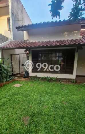 LOKASI PREMIUM! Rumah Strategis di , LT 300m2m² Bangunan 150m2m² LOKASI PREMIUM! Rumah Strategis di , LT 300m2m² Bangunan 150m2m²