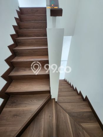 Ready to Use! Luxury House LT 135m2 Desain Elegan di Bintaro Ready to Use! Luxury House LT 135m2 Desain Elegan di Bintaro