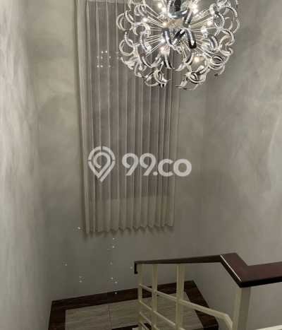 Rumah Mewah LB 180m2 Siap Pakai Desain Elegan di BSD, Tangerang Rumah Mewah LB 180m2 Siap Pakai Desain Elegan di BSD, Tangerang
