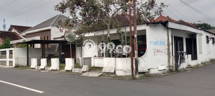 For Sale Rumah 5 Kamar Lokasi Ideal Bagus dan Strategis di Kotagede For Sale Rumah 5 Kamar Lokasi Ideal Bagus dan Strategis di Kotagede
