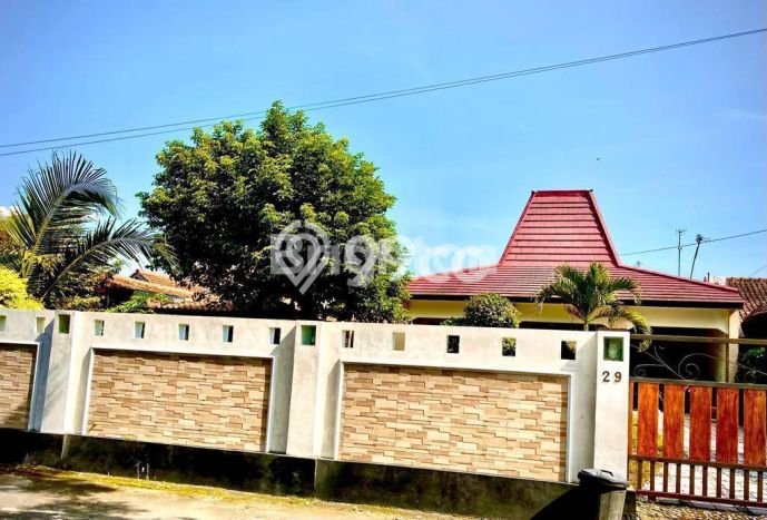 Jual Rumah Mewah Megah Dengan View Eksklusif di Martoyudan, Magelang Jual Rumah Mewah Megah Dengan View Eksklusif di Martoyudan, Magelang