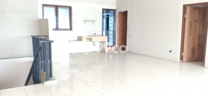AREA PREMIUM! Ruko di Banguntapan, Luas 300m2m², Lokasi Strategis AREA PREMIUM! Ruko di Banguntapan, Luas 300m2m², Lokasi Strategis