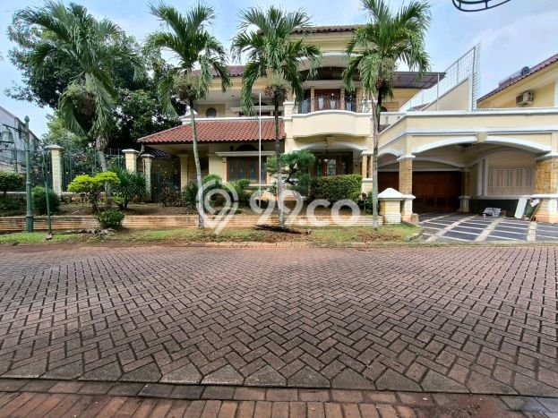 Rumah Elit LB 700m2 Siap Pakai Desain Elegan di Cibubur, Depok Rumah Elit LB 700m2 Siap Pakai Desain Elegan di Cibubur, Depok