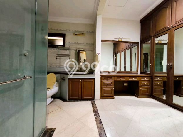 Rumah Elit LB 700m2 Siap Pakai Desain Elegan di Cibubur, Depok Rumah Elit LB 700m2 Siap Pakai Desain Elegan di Cibubur, Depok