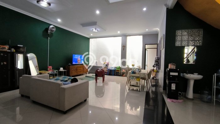 Hunian Eksklusif Dijual LT 168m2 di Duren Sawit, Jakarta Timur Hunian Eksklusif Dijual LT 168m2 di Duren Sawit, Jakarta Timur