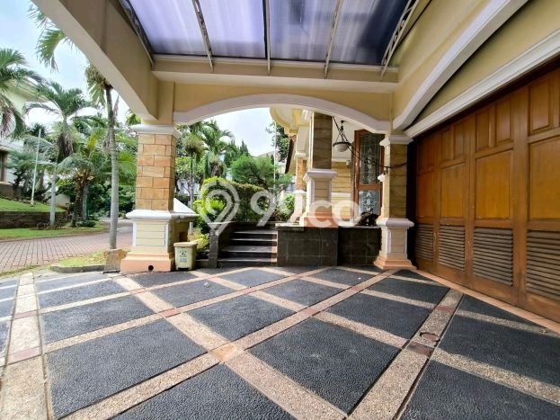 Rumah Elit LB 700m2 Siap Pakai Desain Elegan di Cibubur, Depok Rumah Elit LB 700m2 Siap Pakai Desain Elegan di Cibubur, Depok