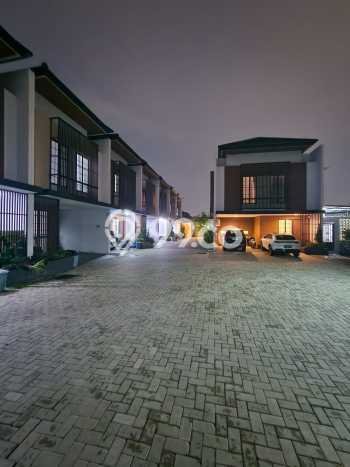 Rumah Modern 4 KT di Sektor 7-Bintaro Tangerang Selatan Full Furnished Rumah Modern 4 KT di Sektor 7-Bintaro Tangerang Selatan Full Furnished