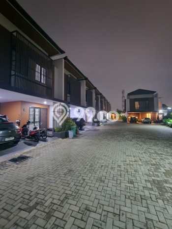 Rumah Modern 4 KT di Sektor 7-Bintaro Tangerang Selatan Full Furnished Rumah Modern 4 KT di Sektor 7-Bintaro Tangerang Selatan Full Furnished