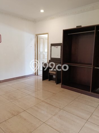 Hunian Elit LB 500m2 Siap Pakai Desain Elegan di Bintaro, Tangerang Selatan Hunian Elit LB 500m2 Siap Pakai Desain Elegan di Bintaro, Tangerang Selatan