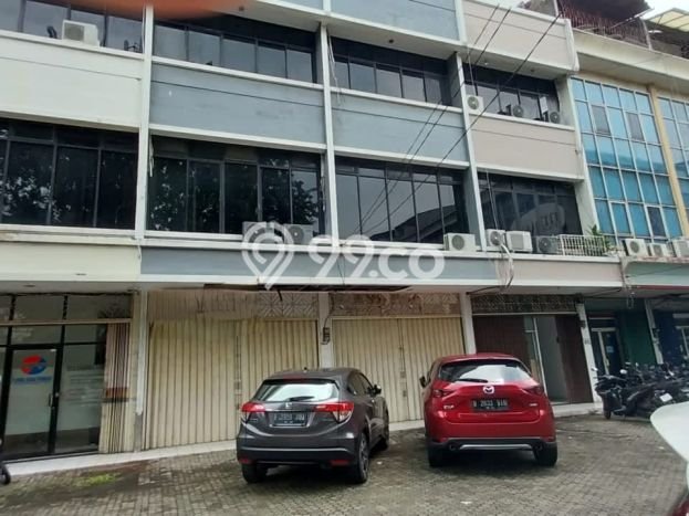 Ruko Dijual di Ciledug Tangerang dengan Luas Bangunan 1080m2 Ruko Dijual di Ciledug Tangerang dengan Luas Bangunan 1080m2