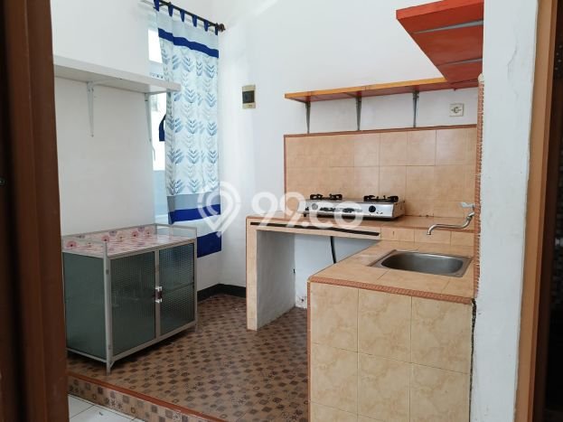 Rumah Disewakan Tangerang Selatan LT 182m2 LB 45m2 Area Graha Raya Rumah Disewakan Tangerang Selatan LT 182m2 LB 45m2 Area Graha Raya