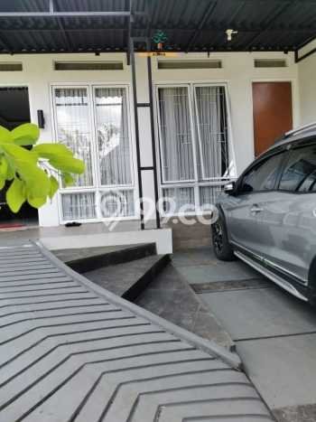 Rumah Luas Asri 4 KT Siap Pakai di Bintaro Tangerang Selatan Rumah Luas Asri 4 KT Siap Pakai di Bintaro Tangerang Selatan