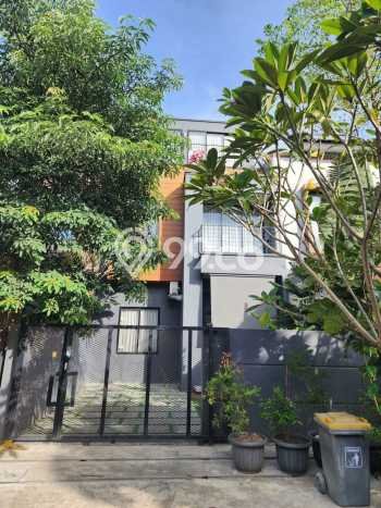 Rumah Elit Modern Siap Huni di BSD Tangerang Rumah Elit Modern Siap Huni di BSD Tangerang