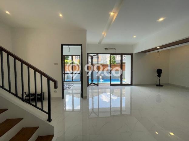 Hunian Mewah LB 340m2 Siap Huni Desain Elegan di Bintaro, Tangerang Selatan Hunian Mewah LB 340m2 Siap Huni Desain Elegan di Bintaro, Tangerang Selatan