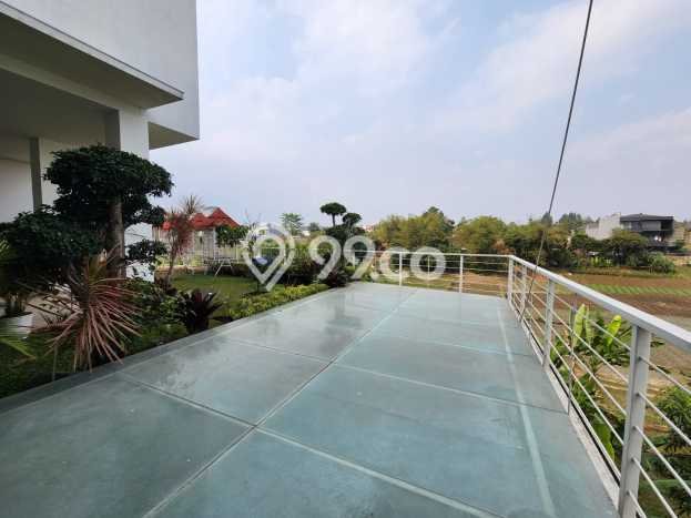 Rumah Elit Modern Tanpa Renovasi di Kota Baru Parahyangan Bandung Rumah Elit Modern Tanpa Renovasi di Kota Baru Parahyangan Bandung