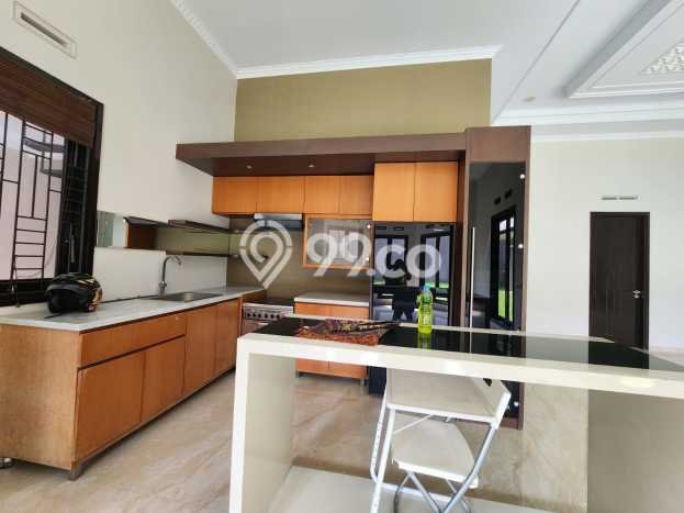 Hunian Elit LB 350m2 Siap Huni Desain Elegan di Kota Baru Parahyangan, Bandung Hunian Elit LB 350m2 Siap Huni Desain Elegan di Kota Baru Parahyangan, Bandung