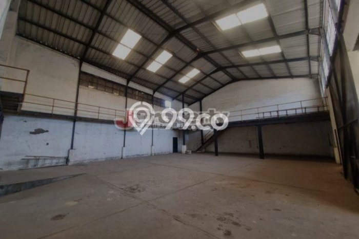 Untuk Dijual! Komersial di Pungkur Bandung LT 418m2 / LB 650m2 Kawasan Strategis Untuk Dijual! Komersial di Pungkur Bandung LT 418m2 / LB 650m2 Kawasan Strategis