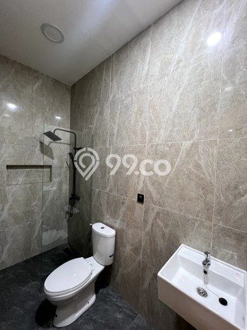 Rumah Bagus di Maguwoharjo, Yogyakarta, Luas 279m² Bangunan 135m² HARGA MENARIK! Rumah Bagus di Maguwoharjo, Yogyakarta, Luas 279m² Bangunan 135m² HARGA MENARIK!