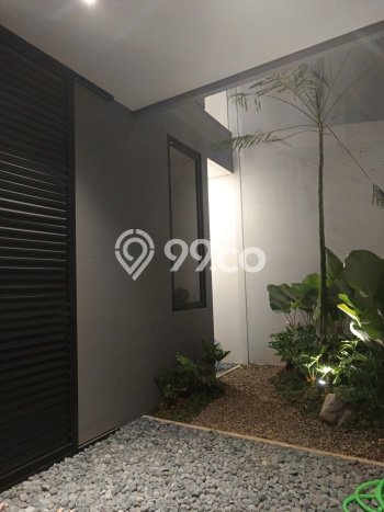 Rumah Mewah LB 188m2 Siap Pakai Desain Elegan di Citra Grand, Jakarta Timur Rumah Mewah LB 188m2 Siap Pakai Desain Elegan di Citra Grand, Jakarta Timur