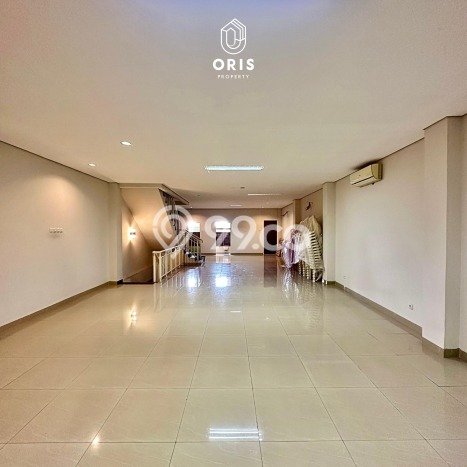 PRIME LOCATION! Kantor Kawasan Jatinegara, Luas 2954m2m², Area Bisnis, Posisi Premium PRIME LOCATION! Kantor Kawasan Jatinegara, Luas 2954m2m², Area Bisnis, Posisi Premium