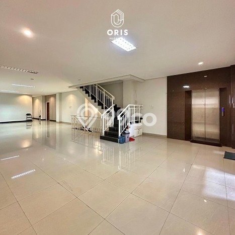 PRIME LOCATION! Kantor Kawasan Jatinegara, Luas 2954m2m², Area Bisnis, Posisi Premium PRIME LOCATION! Kantor Kawasan Jatinegara, Luas 2954m2m², Area Bisnis, Posisi Premium