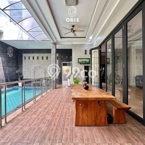 Ready to Use! Luxury House LT 386m2 Desain Elegan di Jatiwaringin Ready to Use! Luxury House LT 386m2 Desain Elegan di Jatiwaringin