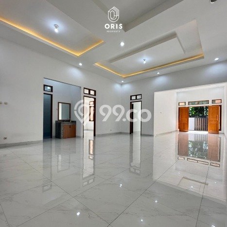 Rumah Elit Modern Tanpa Renovasi di Pejaten Jakarta Selatan Rumah Elit Modern Tanpa Renovasi di Pejaten Jakarta Selatan
