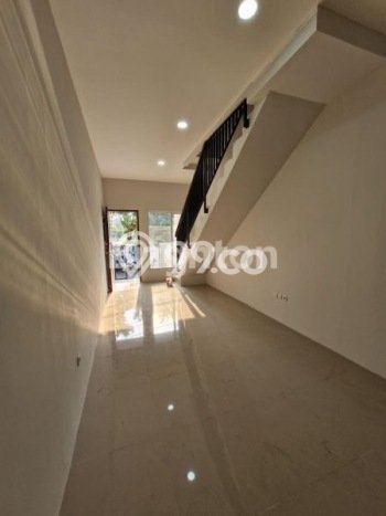 Dijual Hunian Rumah Terawat 3 KT di Duri Kepa, Jakarta Barat Dijual Hunian Rumah Terawat 3 KT di Duri Kepa, Jakarta Barat