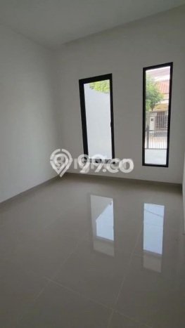 Rumah Elit Modern Siap Huni di Meruya Jakarta Barat Rumah Elit Modern Siap Huni di Meruya Jakarta Barat
