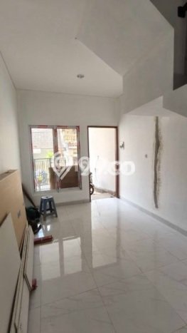 Rumah Luas Asri 4 KT Siap Pakai di Duri Kepa Jakarta Barat Rumah Luas Asri 4 KT Siap Pakai di Duri Kepa Jakarta Barat