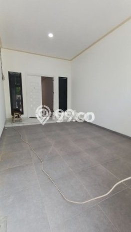 For Sale! Luxury House LT 80m2 Desain Elegan di Taman Ratu For Sale! Luxury House LT 80m2 Desain Elegan di Taman Ratu
