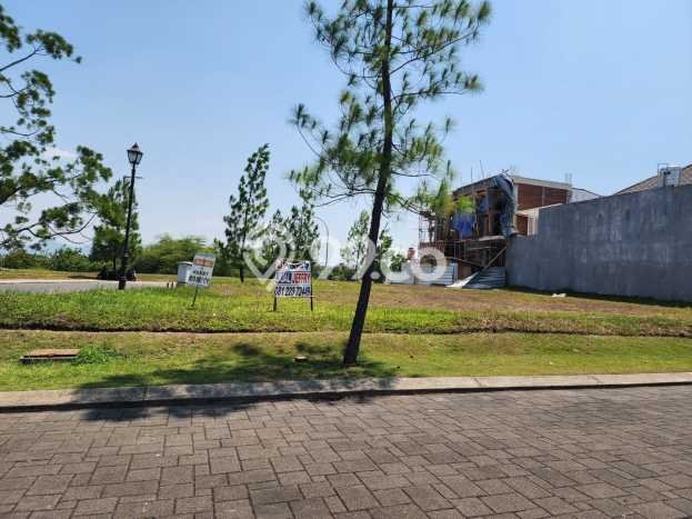 LOKASI STRATEGIS! Tanah di Kota Baru Parahyangan, Luas 640m², Kawasan Berkembang, Cocok untuk Investasi LOKASI STRATEGIS! Tanah di Kota Baru Parahyangan, Luas 640m², Kawasan Berkembang, Cocok untuk Investasi