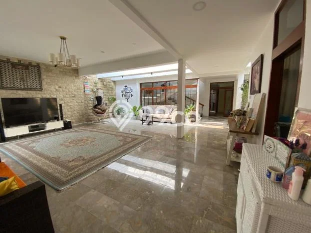 Rumah Elit LB 300m2 Siap Pakai Desain Elegan di Setra Sari, Bandung Rumah Elit LB 300m2 Siap Pakai Desain Elegan di Setra Sari, Bandung