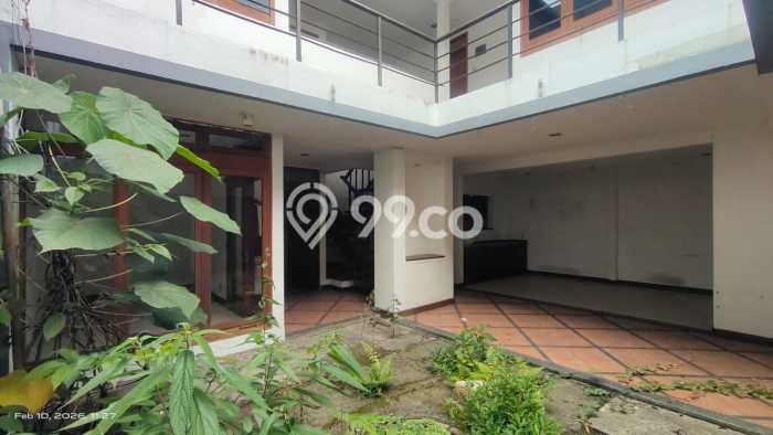 Disewakan! Rumah 5 Kamar Tidur &
3 Kamar Mandi di ciumbuleuit, Bandung Disewakan! Rumah 5 Kamar Tidur &
3 Kamar Mandi di ciumbuleuit, Bandung