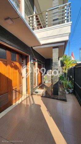 Rumah Strategis Minimalis Lb 200m2 di Arcamanik, Bandung Rumah Strategis Minimalis Lb 200m2 di Arcamanik, Bandung