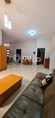 Rumah Elit Modern Tanpa Renovasi di Taman Holis Indah Bandung Rumah Elit Modern Tanpa Renovasi di Taman Holis Indah Bandung