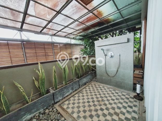 Siap Huni Rumah Mewah 6 Kamar di Setiabudi Dekat ke Mana Saja Siap Huni Rumah Mewah 6 Kamar di Setiabudi Dekat ke Mana Saja