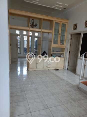 Siap Huni Rumah Mewah 5 Kamar di Astanaanyar Dekat ke Mana Pun Siap Huni Rumah Mewah 5 Kamar di Astanaanyar Dekat ke Mana Pun