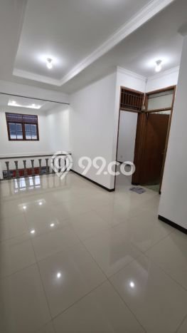 Dijual Cepat Rumah Favorit Siap Huni LB 180m2 di Bojongloa Kaler, Bandung Dijual Cepat Rumah Favorit Siap Huni LB 180m2 di Bojongloa Kaler, Bandung
