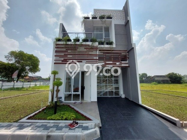 Rumah 2,5 Lantai Mewah Ada Private Pool Dekat Balai Kota Jogja Rumah 2,5 Lantai Mewah Ada Private Pool Dekat Balai Kota Jogja