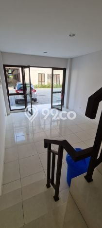AREA KOMERSIAL! Ruko For Rent Kawasan BSD, Luas 84m², Jalan Strategis AREA KOMERSIAL! Ruko For Rent Kawasan BSD, Luas 84m², Jalan Strategis