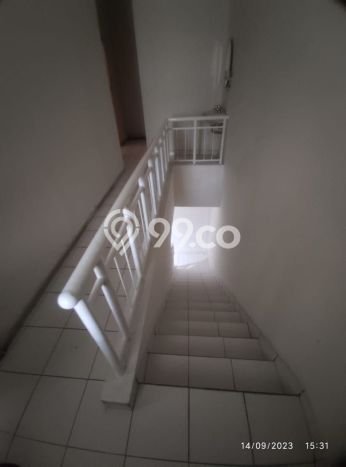 LOKASI BISNIS! Ruko Disewakan Kawasan BSD, Luas 95m², Jalan Utama LOKASI BISNIS! Ruko Disewakan Kawasan BSD, Luas 95m², Jalan Utama