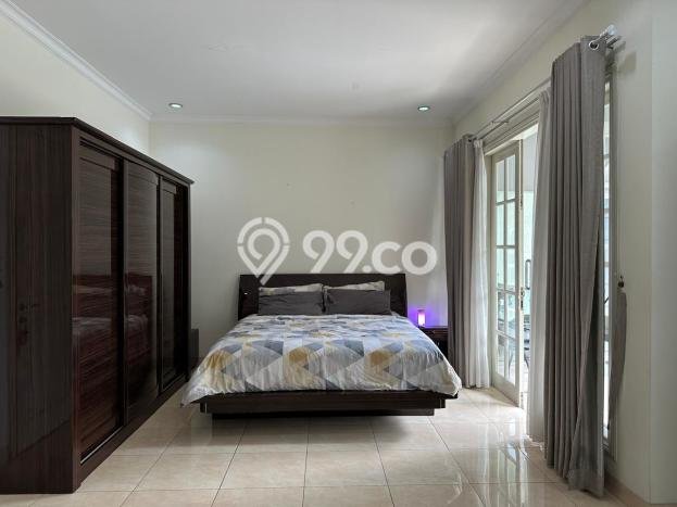 Rumah Mewah LB 300m2 Siap Huni Desain Elegan di BSD The Green, Tangerang Rumah Mewah LB 300m2 Siap Huni Desain Elegan di BSD The Green, Tangerang